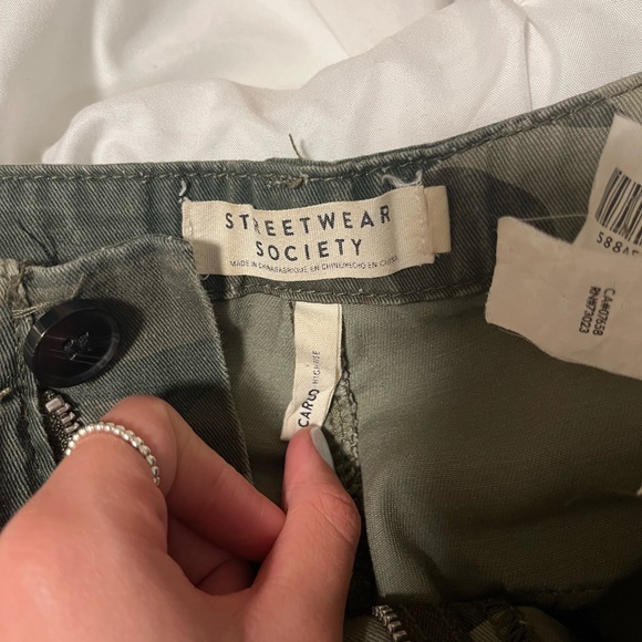 high rise baggy camo joggers - Picture 4 of 8